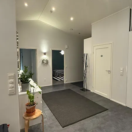Nordic Snowlight 4 Bedrooms, Sauna, Wi-fi And Free Parking Villa Rovaniemi