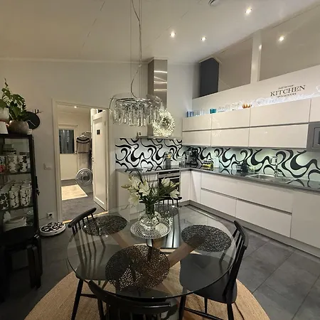 Nordic Snowlight 4 Bedrooms, Sauna, Wi-fi And Free Parking * Rovaniemi