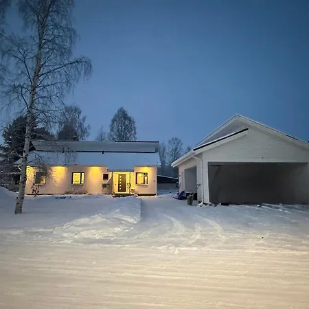 Nordic Snowlight 4 Bedrooms, Sauna, Wi-fi And Free Parking 别墅