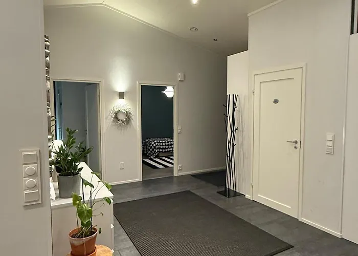 Nordic Snowlight 4 Bedrooms, Sauna, Wi-fi And Free Parking וילה רובניימי