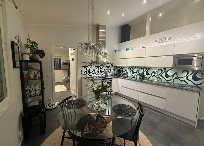 Nordic Snowlight 4 Bedrooms, Sauna, Wi-fi And Free Parking * רובניימי